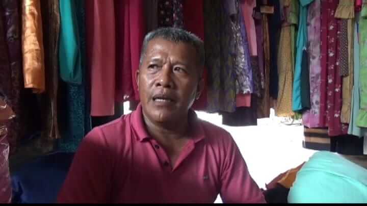 Penjual Baju Lebaran di Pasar Sengeti Keluhkan Sepinya Pembeli     