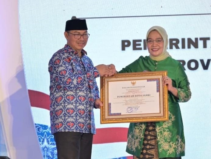 5 Besar Nasional, Pj Wali Kota Jambi Raih iBangga Award