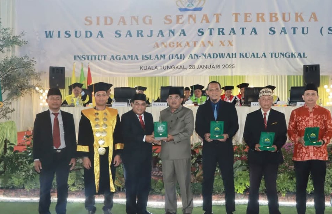 Bupati Tanjab Barat Hadiri Wisuda ke-20 Institut Agama Islam An Nadwah Kuala Tungkal