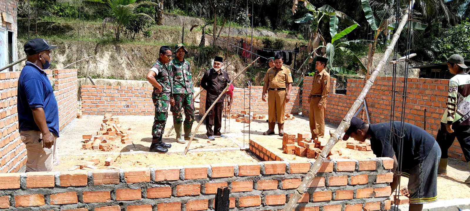 Satgas TMMD ke-121 Kodim 0415/Jambi Datangi Rumah Warakuwari di Muaro Jambi, Pastikan Pembangunan RTLH 