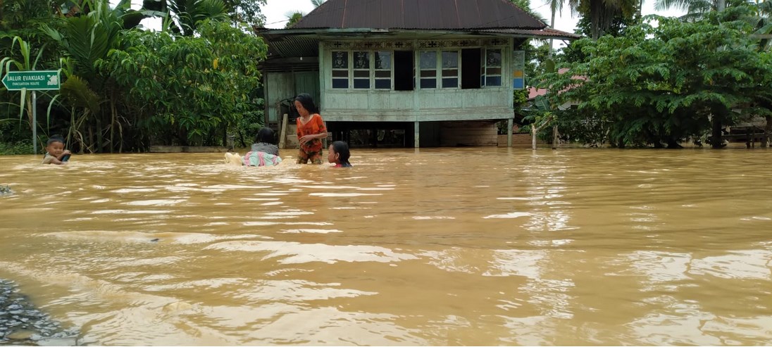 Hujan Semalaman, Sejumlah Rumah Warga di Sarolangun Terendam Banjir 