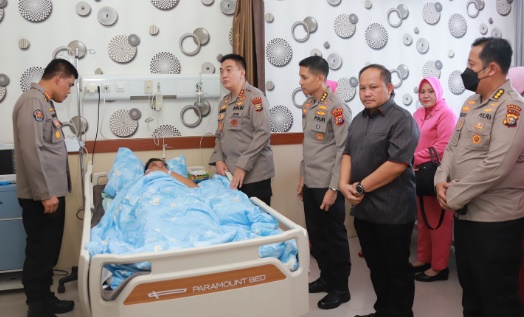 Alami Patah Tulang, Kapolda Jambi Ditangani 10 Dokter Spesialis di RS Polri Kramat Jati