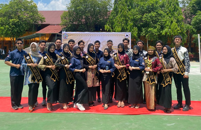 SMAN 2 Palembang Gelar Acara Bujang Gadis Smandupa 'Indonesian Regalia' dengan Tema Busana Nasional Indonesia