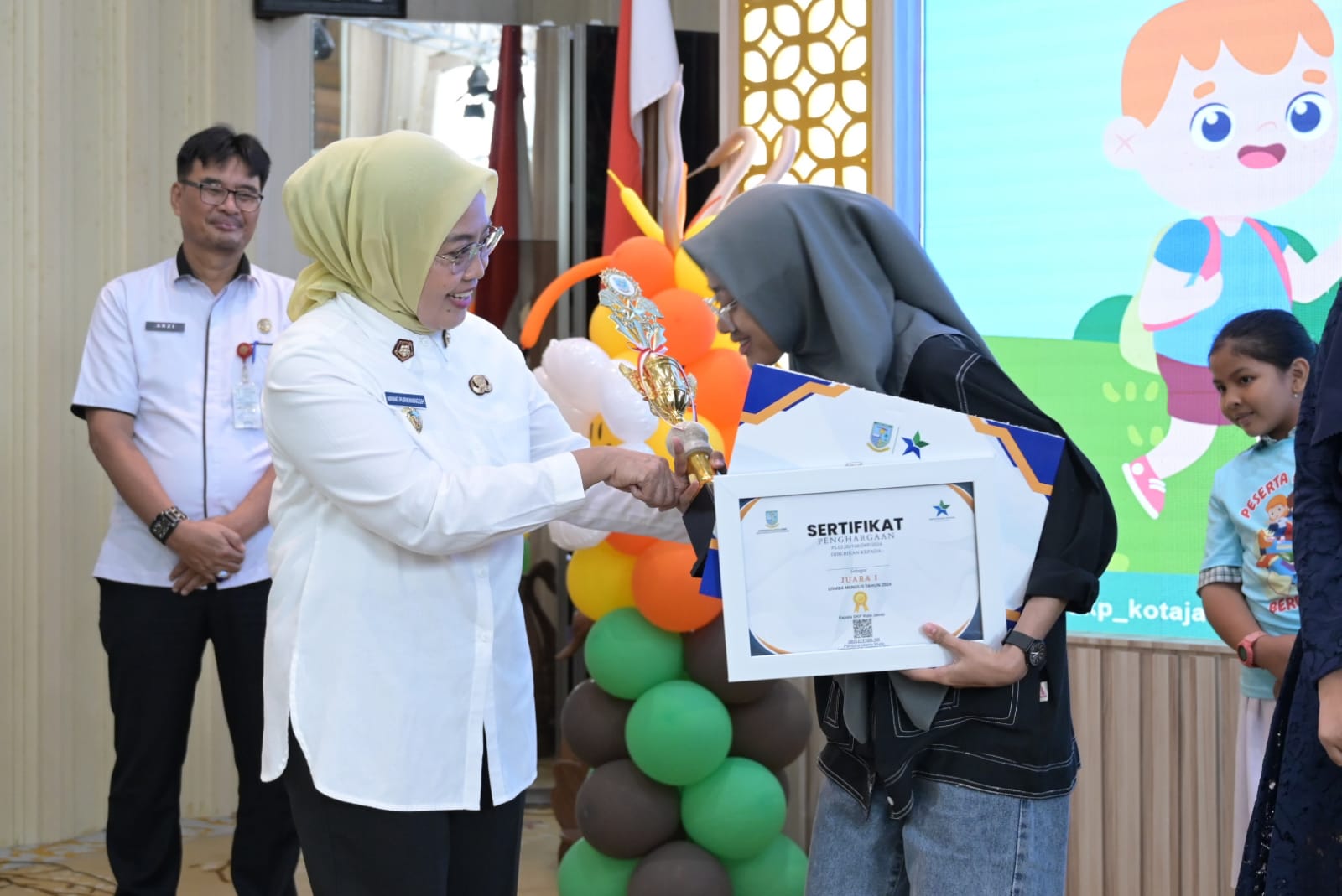 Pj Wali Kota Jambi Tutup Lomba Bercerita Tingkat SD dan MI, Ini Pesannya