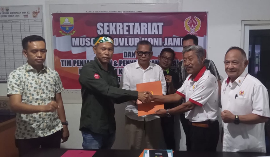 Klaim Didukung 44 Cabor, Cecep Wakili Hasan Mabruri Ambil Formulir Calon Ketum KONI Provinsi Jambi