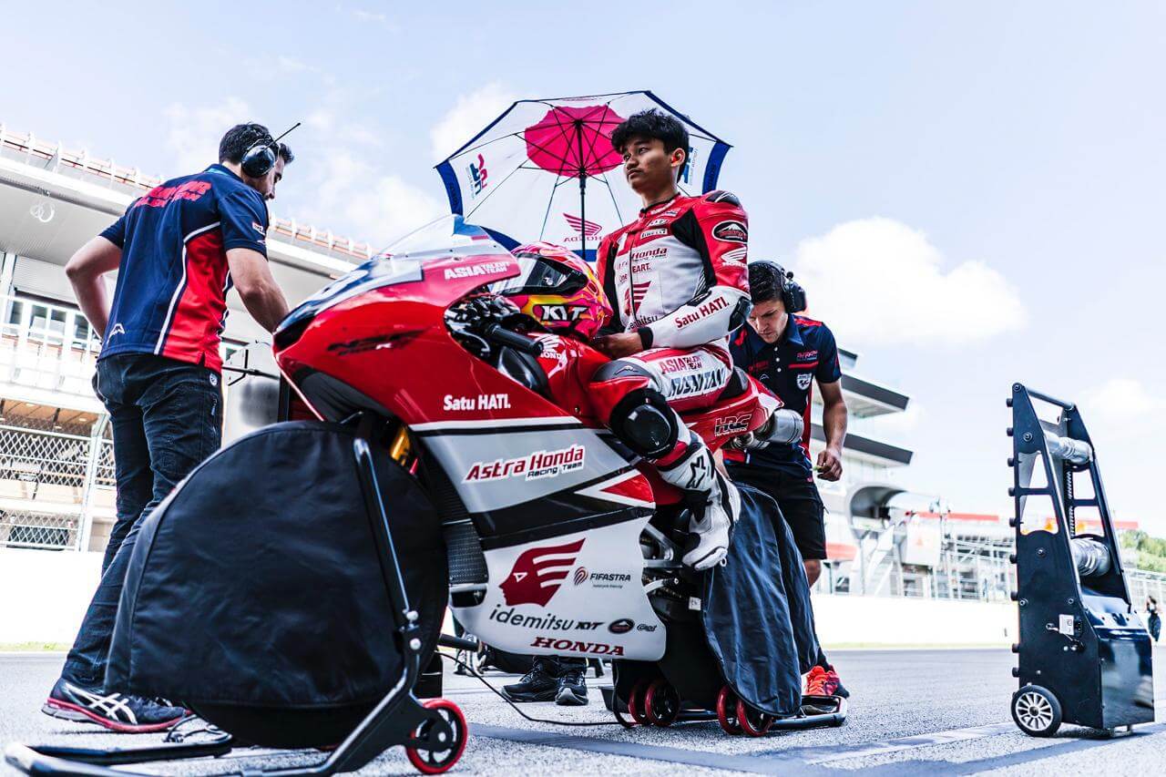 Pebalap Astra Honda Arbi Aditama Siap Taklukan Tantangan Kelas Dunia di GP Catalunya   