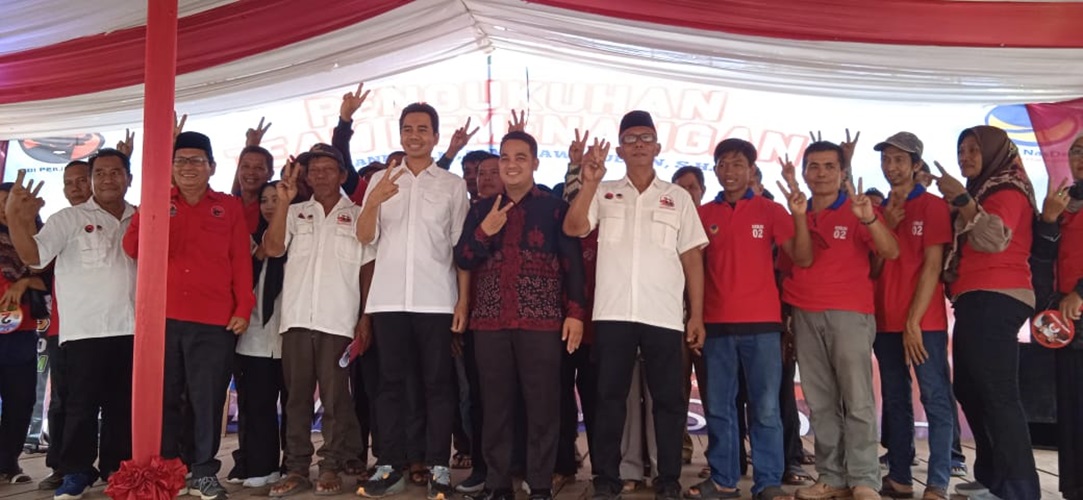 Zuwanda-Sawaluddin Lantik Tim Pemenangan Wilayah Kecamatan Mestong