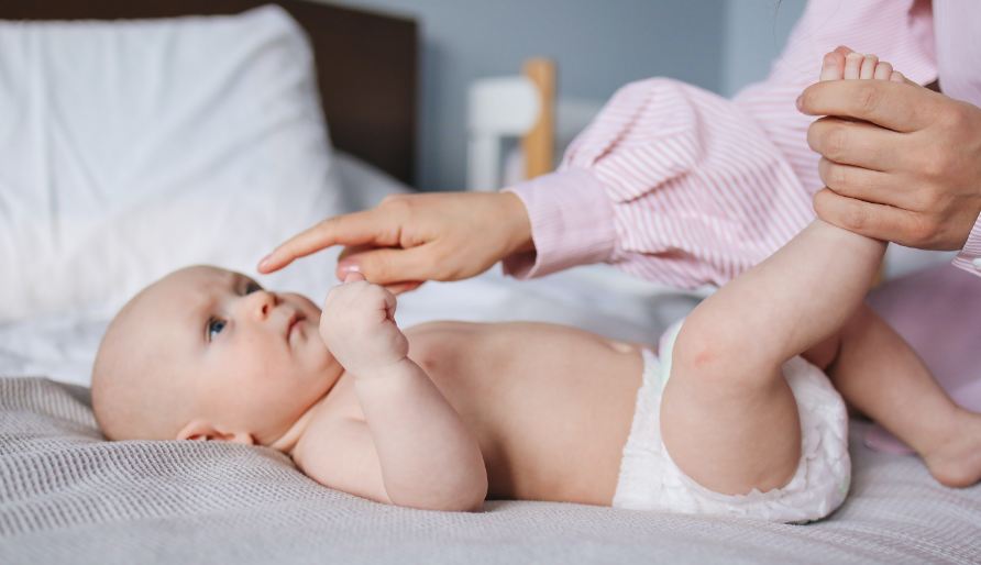 10 Tips Memilih Popok Bayi yang Nyaman