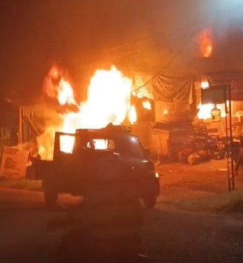 BREAKING NEWS: Kebakaran di Mayang Mangurai Kota Jambi
