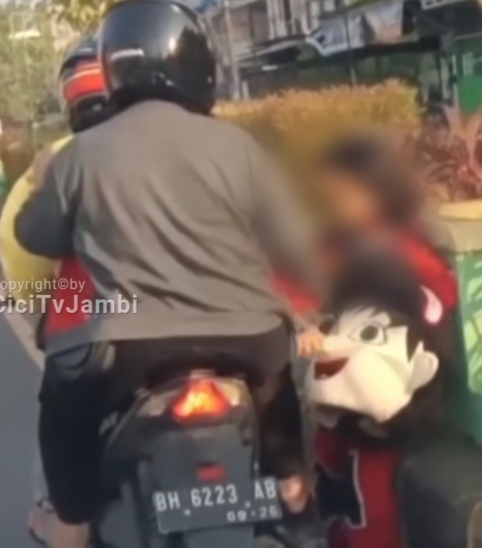 Miris, Viral Video Diduga Eksploitasi Anak di Kota Jambi, Anak-anak Jadi Badut di Jalan