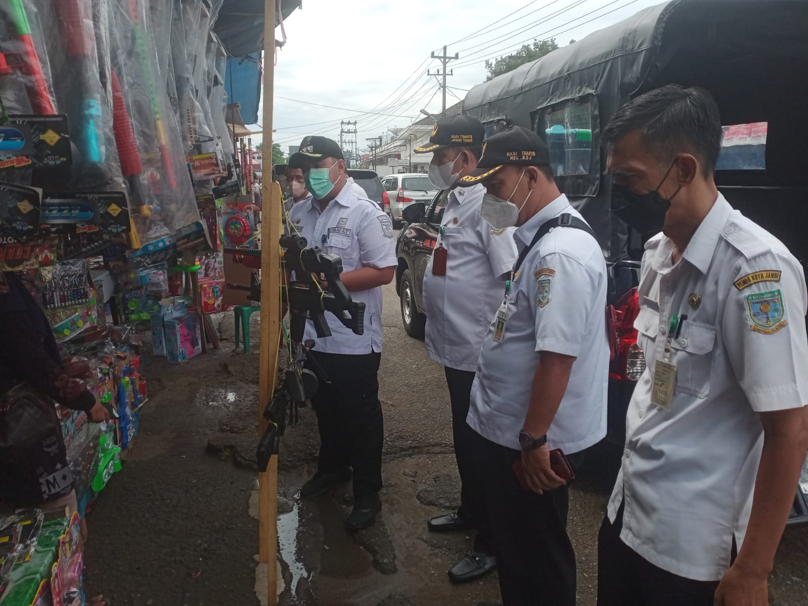 Kelurahan Talang Banjar Tertibkan Pedagang Mainan