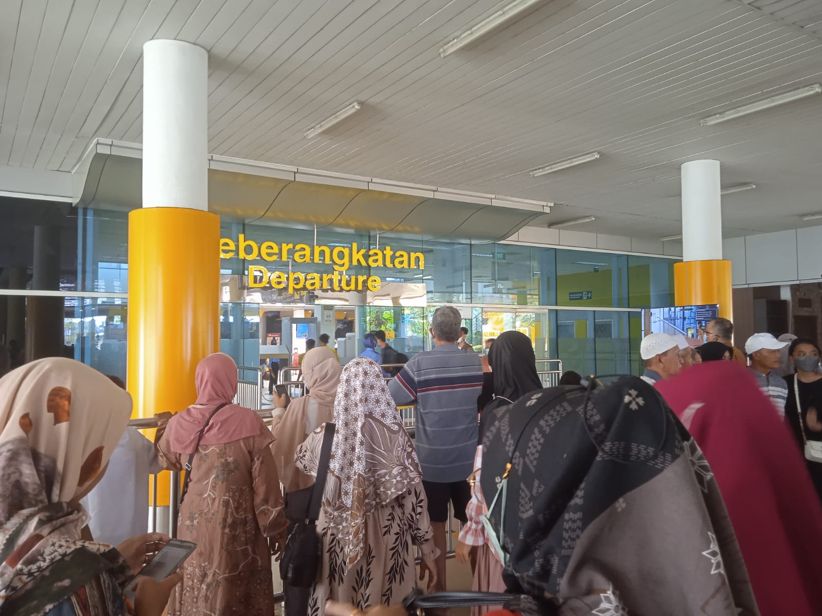 Puncak Arus Balik Usai, Bandara Sultan Thaha Jambi Tetap Ramai Keberangkatan