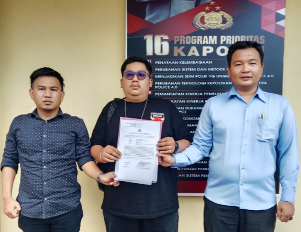 Resmi, Tim Hukum Jumiwan Aguza - Maidani Laporkan Akun Facebook Toean Moeda ke Polres Bungo