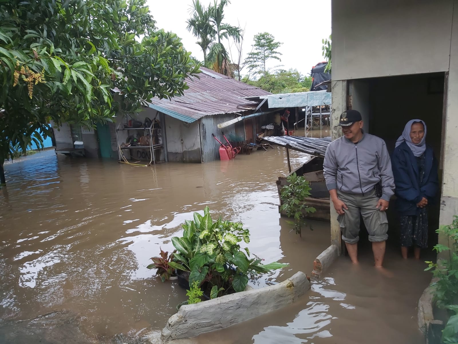 Hujan Deras Semalaman di Kota Jambi, Banjir di Talang Bakung Setinggi Leher Orang Dewasa