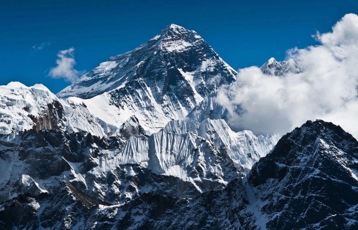 Jadi Saksi Pemanasan Global, Gunung Everest Mencair, Banyak Mayat Pendaki Bermunculan