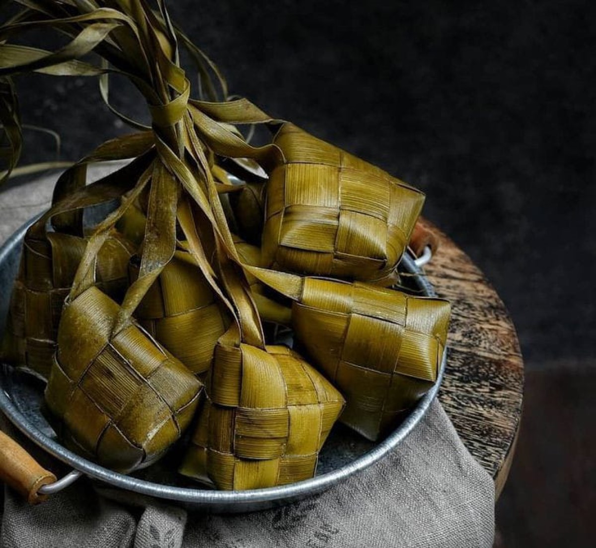 Tips Masak Ketupat dengan Waktu yang Singkat, Hasilnya Menul-Menul dan Tidak Mudah Basi