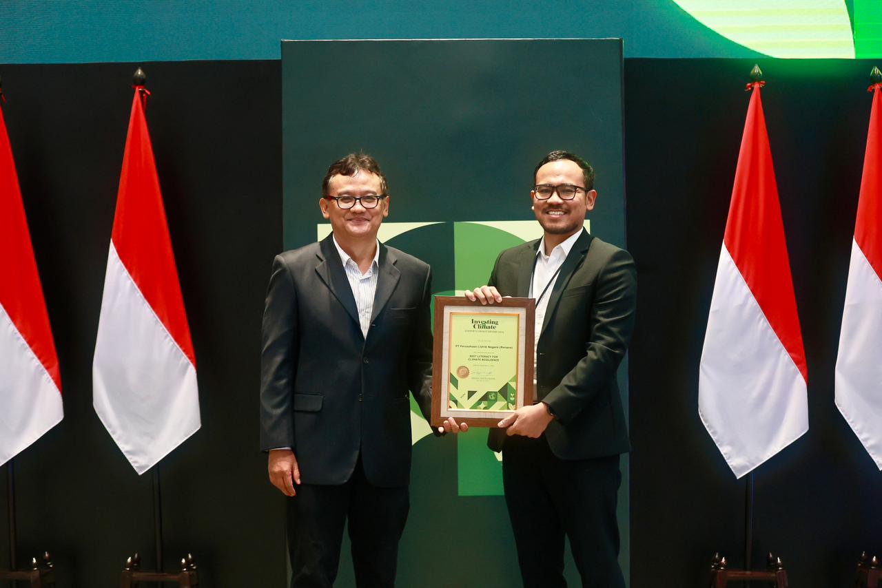  PLN Raih 3 Penghargaan Investing on Climate Editor's Choice Award 2024