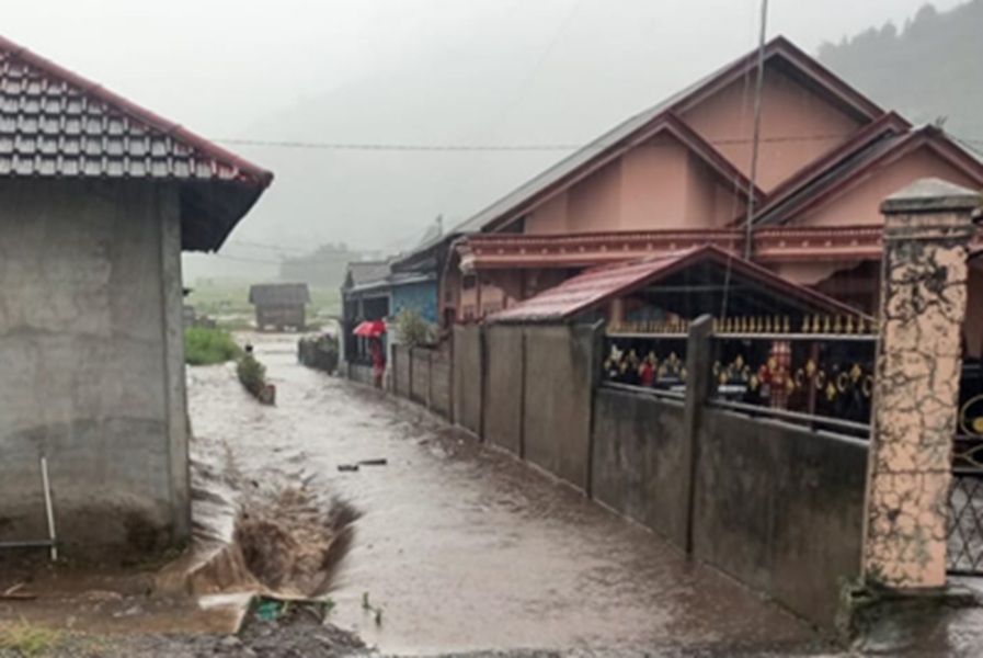 Kerinci Diterjang Banjir, Puluhan Rumah Terendam Akibat Hujan Lebat