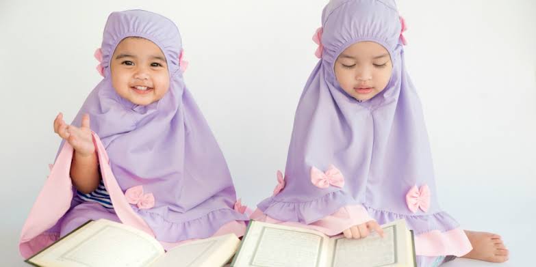 SUBHANALLAH..!! Pelindung di Hari Kiamat, Ini 10 Keutamaan Memiliki Anak Perempuan di Dalam Islam