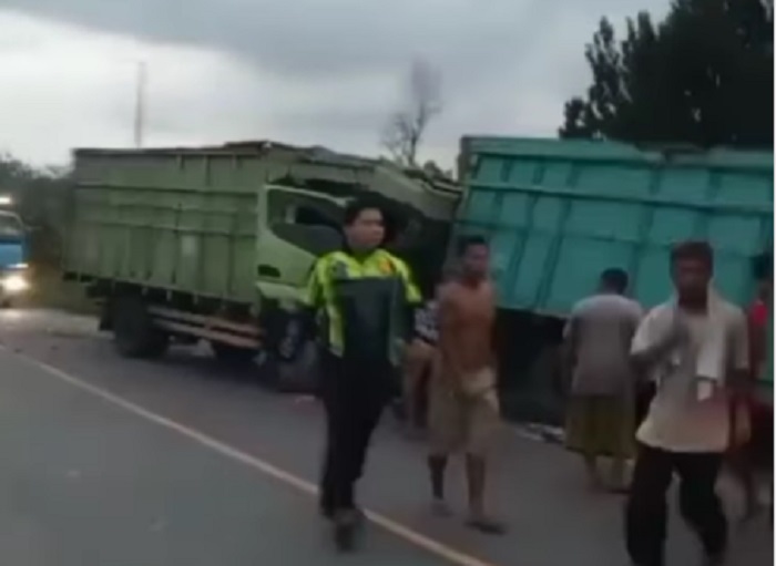 BREAKING NEWS: 4 Angkutan Batu Bara Kecelakaan Beruntun di Batanghari, Netizen: Duit Pijak Rem Dak Ado