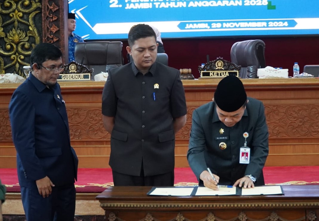 Gubernur Al Haris Apresiasi DPRD Provinsi Jambi atas Penetapan APBD 2025