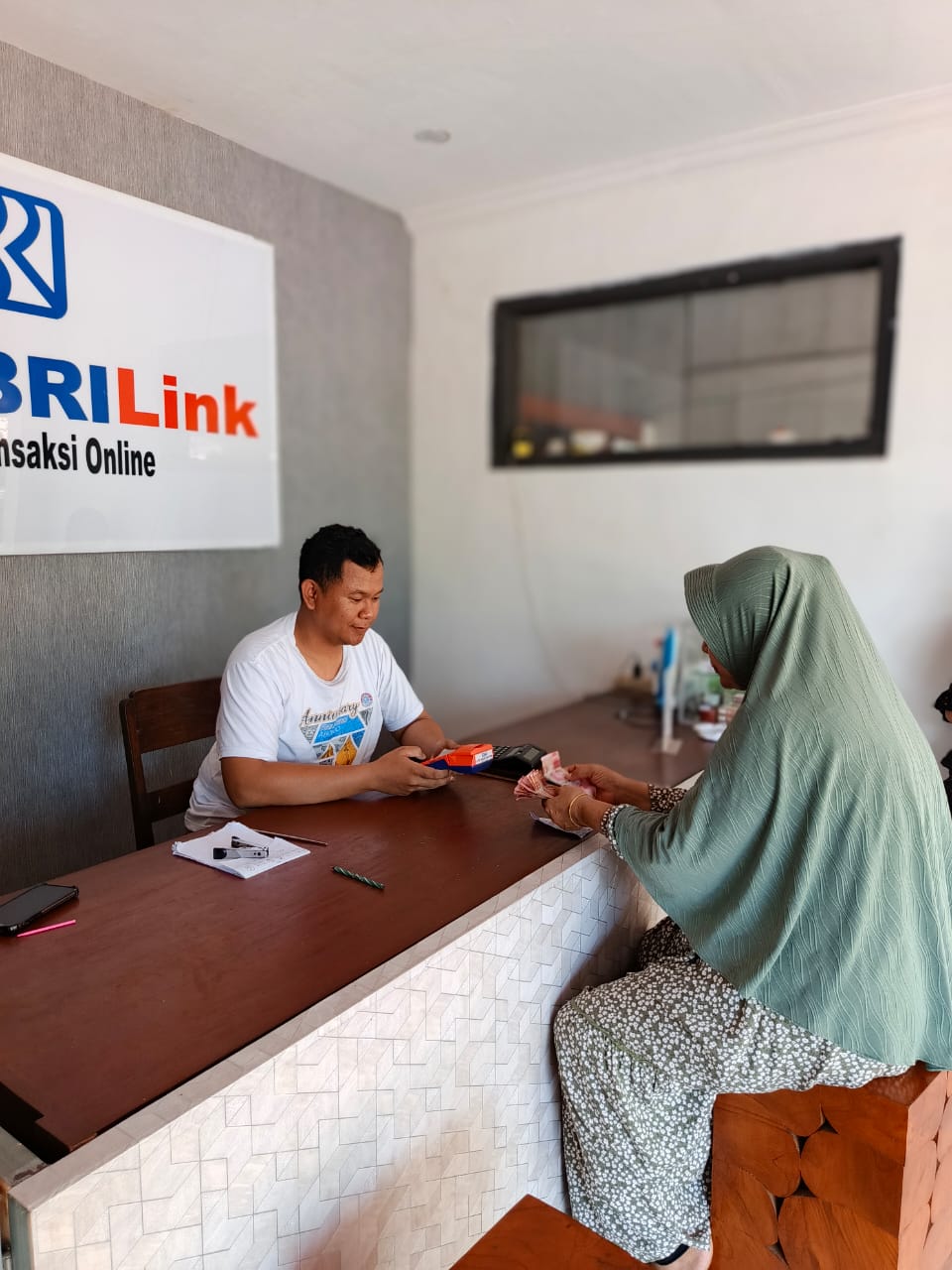 Berawal dari Coba Coba, AgenBRILink di Situbondo Ini Sekarang Berhasil Dekatkan Akses Perbankan bagi Masyaraka