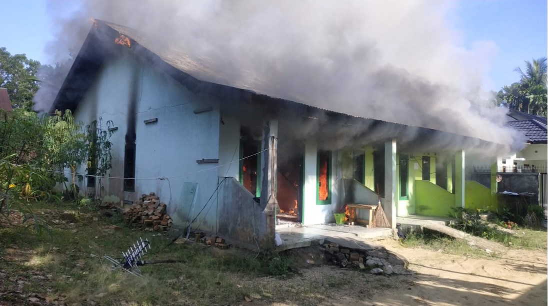Korsleting Listrik Diduga Jadi Pemicu Kebakaran Bedeng 3 Pintu di Baganpete