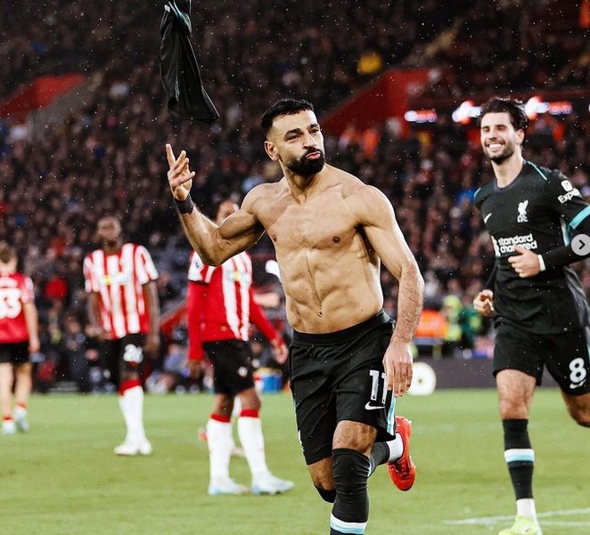 Mohamed Salah Antar Liverpool Bungkam Southampton dengan Skor Tipis 3-2 