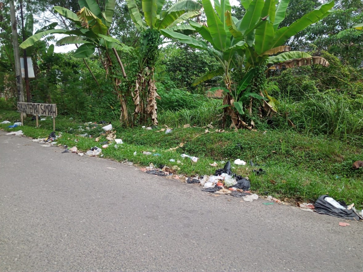 Waduh, Sampah Berserak di Kelurahan Kenali Besar Bikin Warga Geram