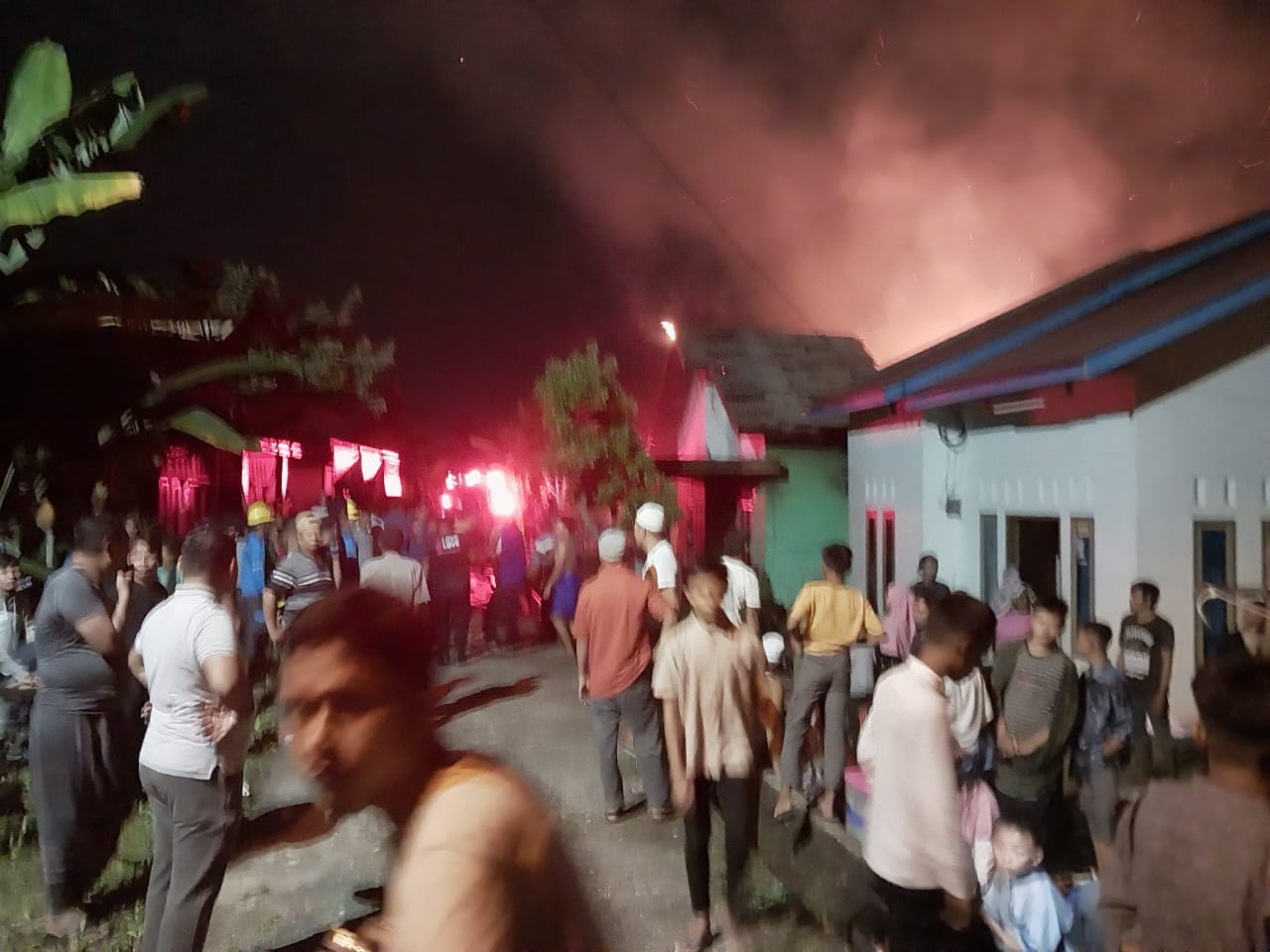 BREAKING NEWS: Kebakaran Rumah dan Bedeng di Lorong Kurnia Bangko 