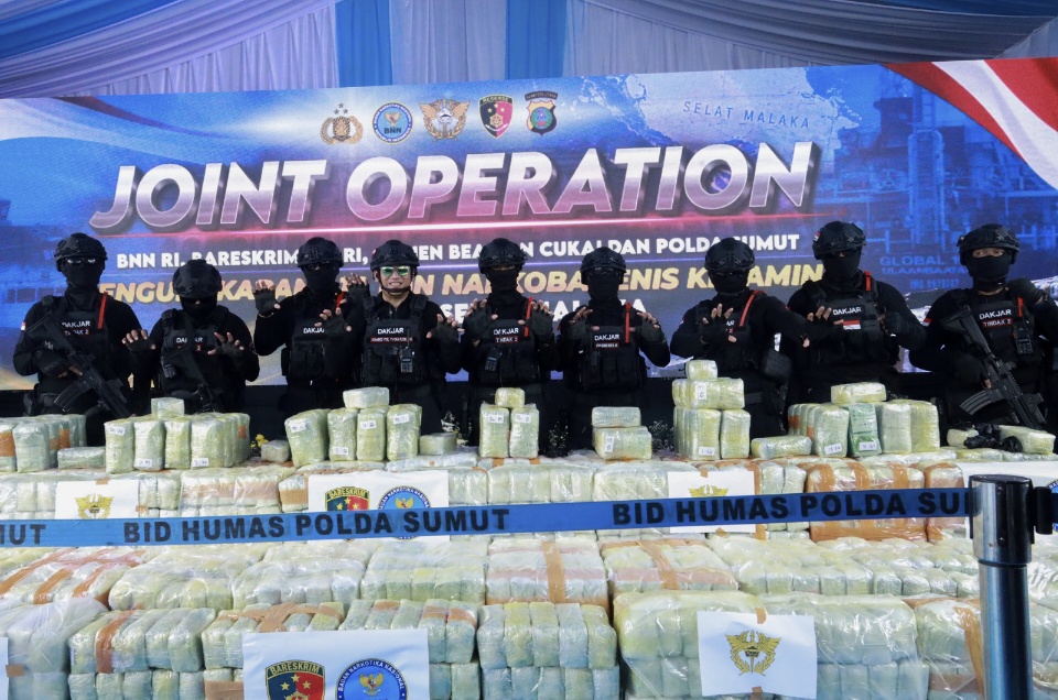 BNN dan Bea Cukai Amankan Kapal Tanker Berbendera Mongolia di Sumut, 1,16 Ton Ketamine Ditemukan