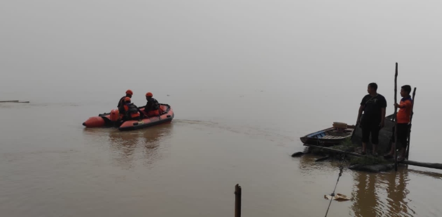 Tim Basarnas Jambi Lanjutkan Pencarian Pemuda Tenggelam di Sungai Batanghari