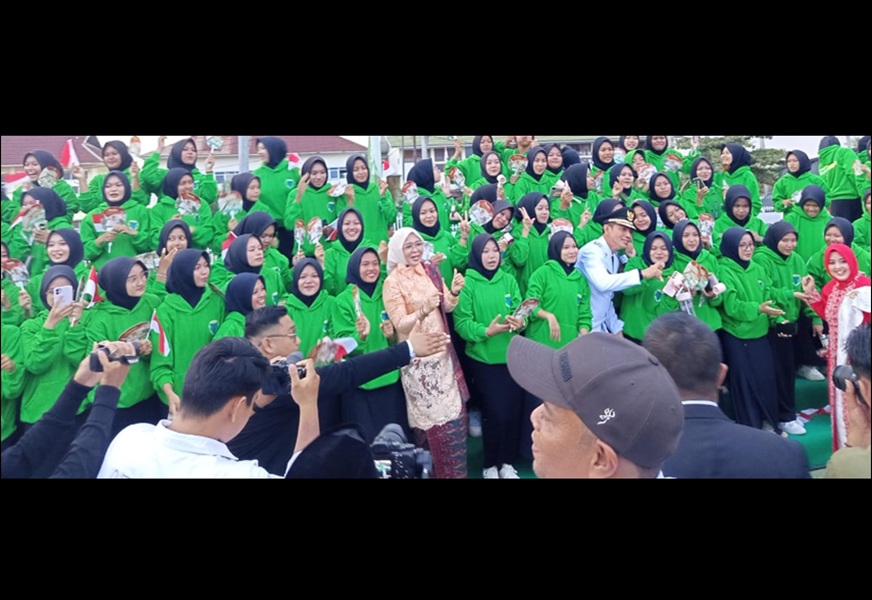 Penampilan 1.000 Pelajar Dalam Paduan Suara Serenade Ikut Meriahkan HUT ke-80 RI