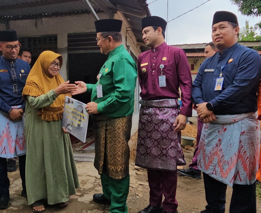 Pemkot Jambi Gencarkan Program Bedah Rumah, Wali Kota Maulana Tinjau Langsung Progres di Lapangan