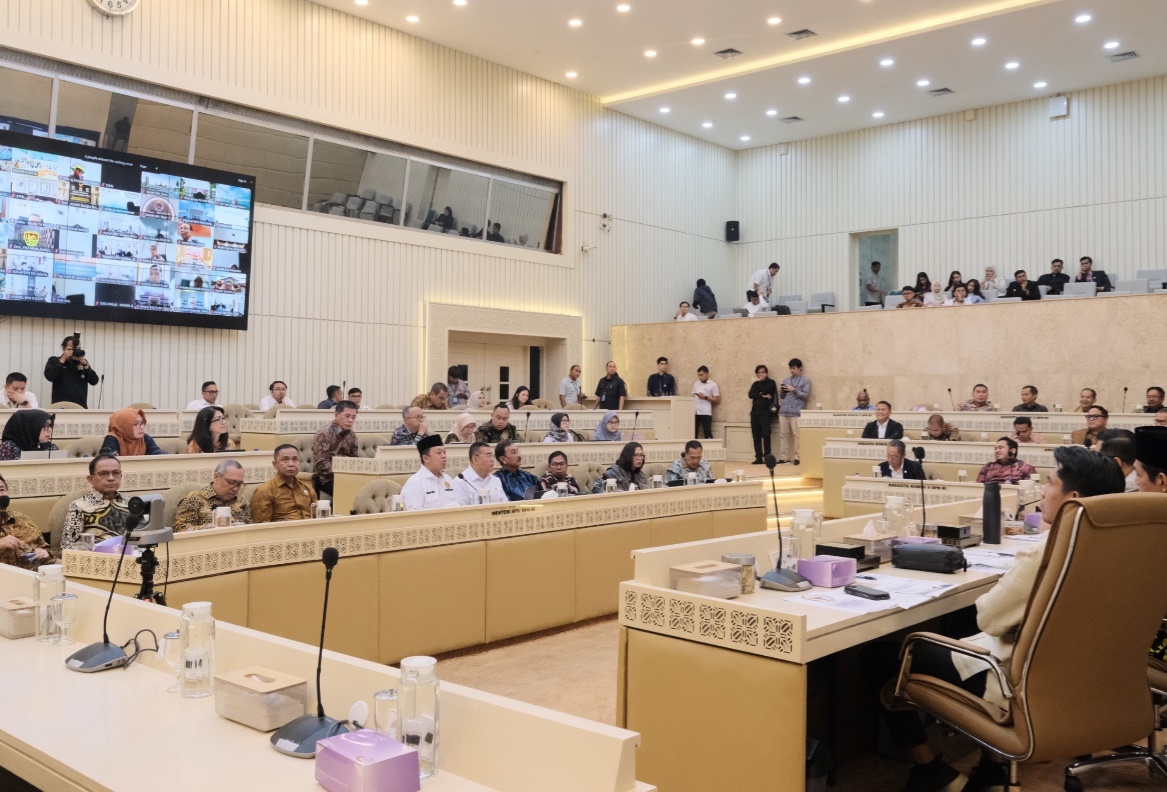 RDP dengan Komisi II DPR RI, Menteri Nusron Paparkan Progres Pendaftaran Tanah Capai 98 Persen