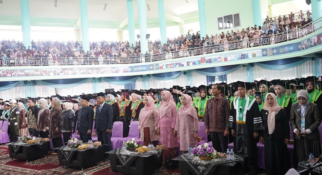 910 Mahasiswa UIN STS Jambi Diwisuda, Rektor Soroti Prestasi Publikasi Ilmiah