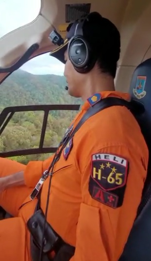 2 Km Lagi, Tim Evakuasi Jalur Darat Tiba di Lokasi Pendaratan Darurat Helikopter Rombongan Kapolda Jambi