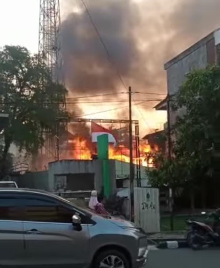 Diduga Korsleting Listrik, Satu Rumah di Talang Banjar Terbakar Sore Tadi