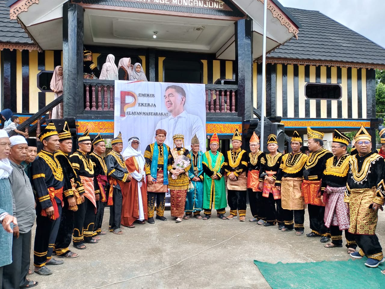 Lembaga Adat Tigo Luhah Semurup Deklarasikan Dr. dr Deri Mulyadi sebagai Bakal Calon Bupati Kerinci
