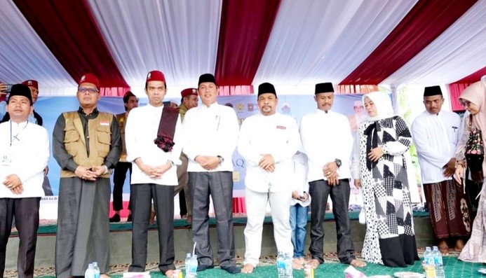 Wabup Tanjabbar Hadiri Tabligh Akbar Bersama UAS di Desa Purwodadi