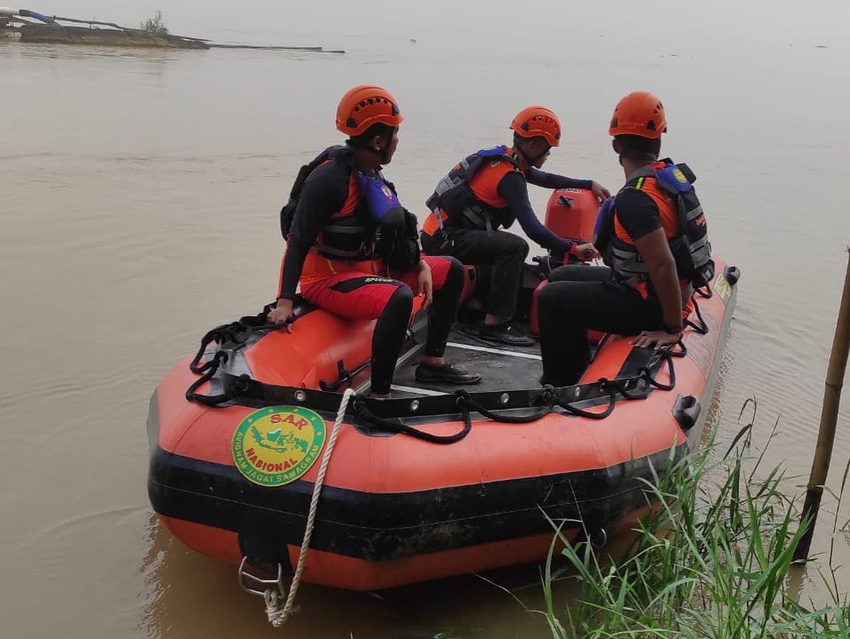 Hari Kedua, Pencarian Pemuda yang Tenggelam di Sungai Batanghari Belum Membuahkan Hasil 