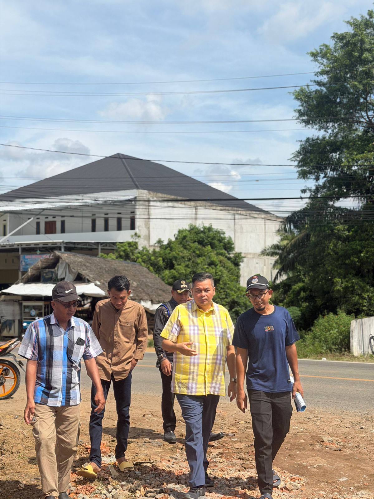 Warga Simpang Rimbo Bernapas Lega, Jalan Hijrah Mulai Diperbaiki