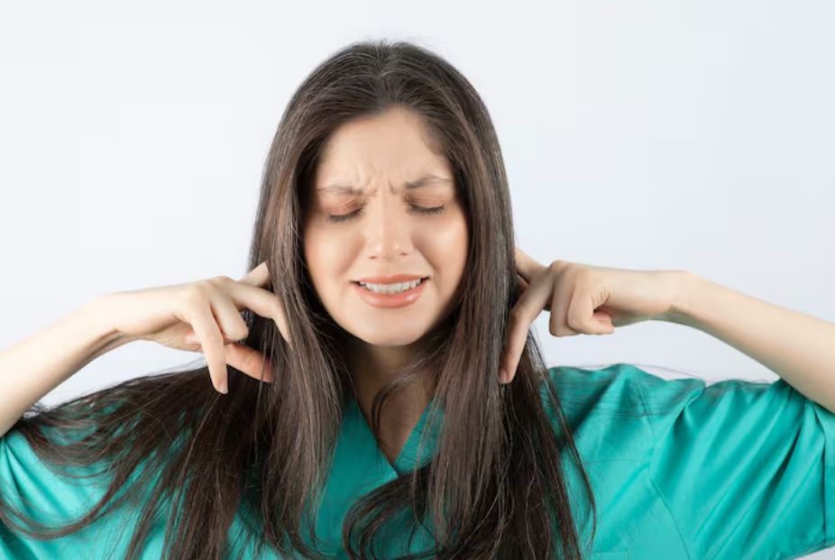 Rambut Rontok Parah Saat Diet? Ternyata Ini Penyebab yang Jarang Disadari!