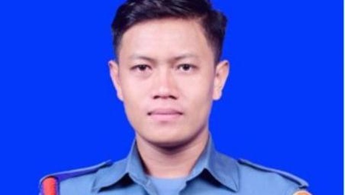 Anggota Taifib TNI AL Meninggal Dunia Saat Aksi Terjun Payung HUT TNI