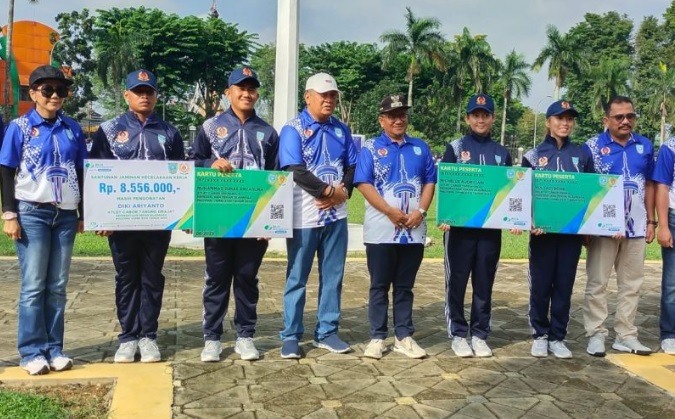 Wawako Maulana Lepas Kontingen Kota Jambi Siap Bertanding di Porprov 2023