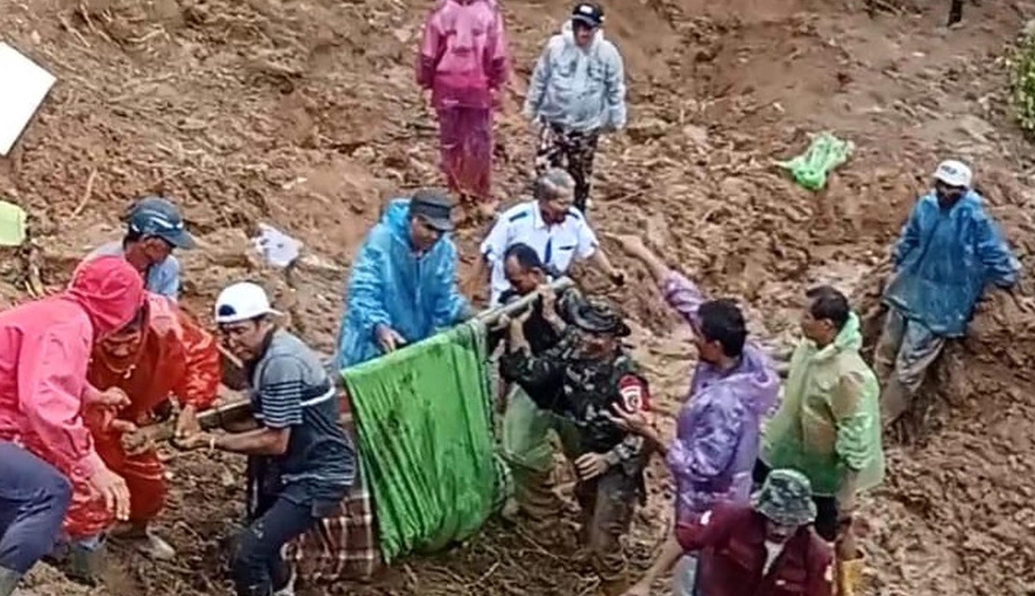 Silaiang Bawah Dilanda Longsor Lagi, Satu Prajurit TNI AD Meninggal dan Dua Lainnya Hilang