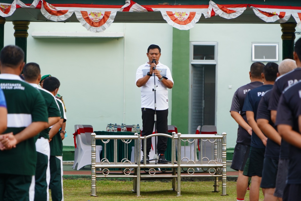 Catat Nih, Pesan Penting Danrem 042/Gapu Saat Pimpin Apel Gabungan Olahraga Bersama