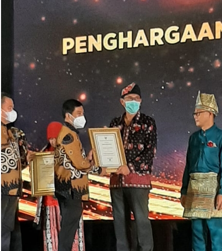 PT. Pelabuhan Indonesia Persero Regional 2 Cabang Jambi Terima Penghargaan Pelabuhan Sehat Tahun 2022