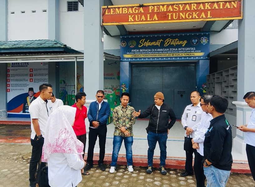 Anggota DPRD Tanjab Barat Datangi Lapas Kelas II B Kuala Tungkal, Terkait Keluhan Warga Soal Bau Tak Sedap