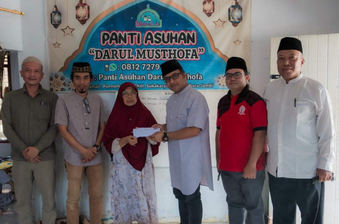 Ramadan Penuh Berkah! UT Jambi Gelar Aksi Sosial dan Berbagi dengan Anak Yatim